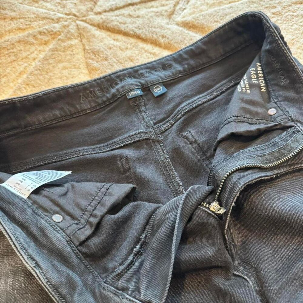 American Eagle Women's Black Straight Mom (strigid) Jeans - Picture 5 of 5